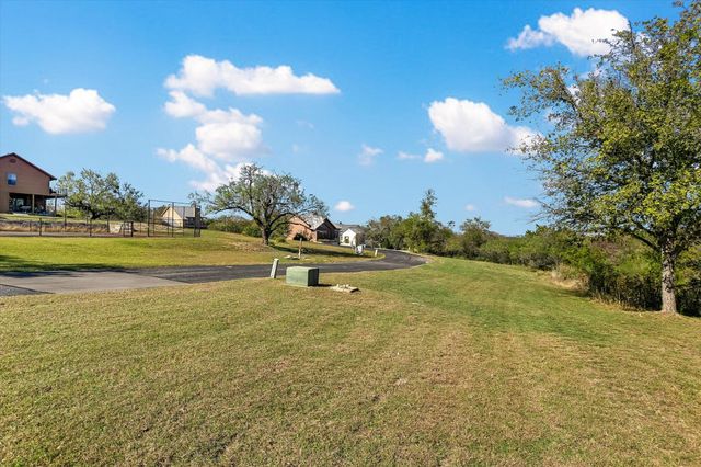 116 Courtside WAY, Spicewood, TX 78669