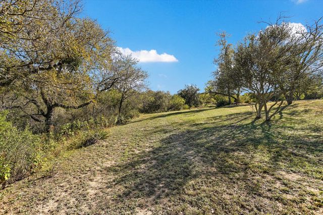 116 Courtside WAY, Spicewood, TX 78669