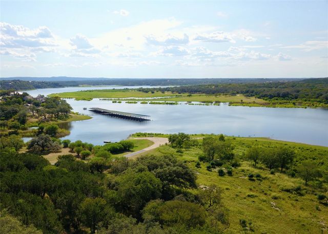 116 Courtside WAY, Spicewood, TX 78669