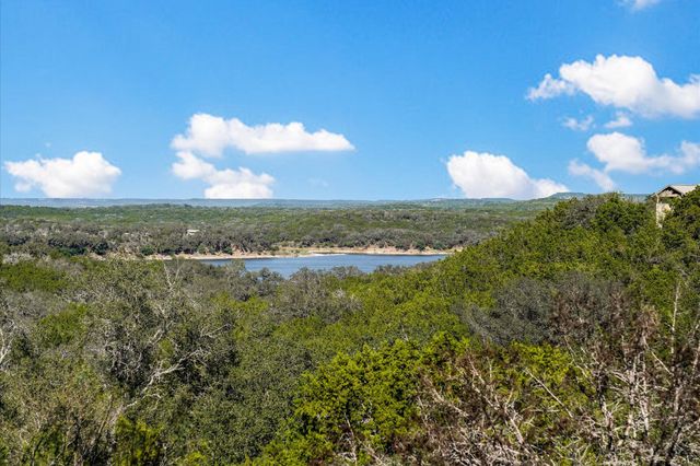 116 Courtside WAY, Spicewood, TX 78669