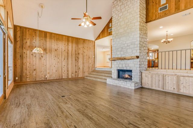 116 Courtside WAY, Spicewood, TX 78669