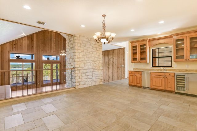 116 Courtside WAY, Spicewood, TX 78669