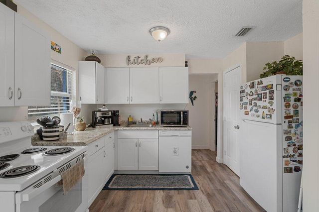 3201 Kentucky Avenue, Fort Pierce, FL 34947