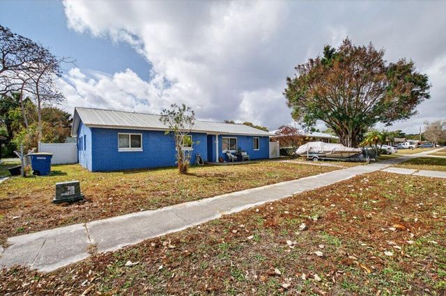 3201 Kentucky Avenue, Fort Pierce, FL 34947