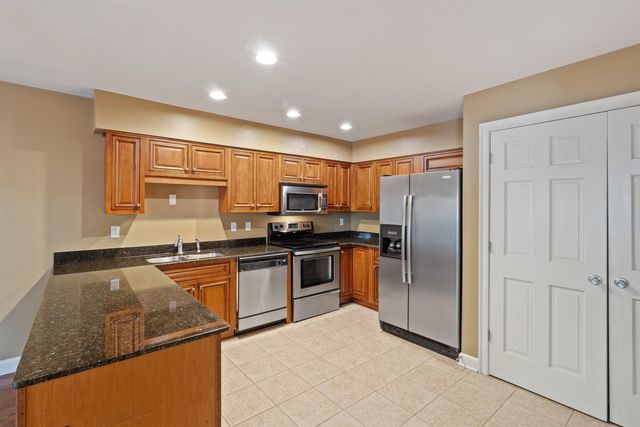 700 ST. AUGUSTINE SQ D, Memphis, TN 38104