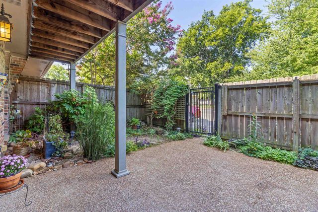 700 ST. AUGUSTINE SQ D, Memphis, TN 38104