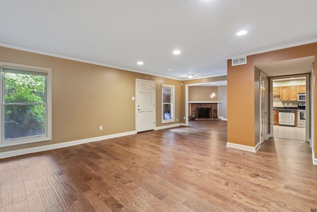 700 ST. AUGUSTINE SQ D, Memphis, TN 38104