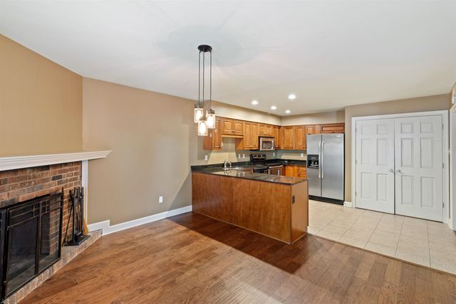 700 ST. AUGUSTINE SQ D, Memphis, TN 38104