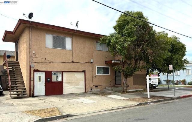 7401 -7411 Hillside St, Oakland, CA 94605