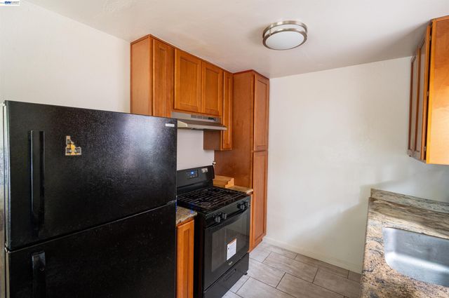 7401 -7411 Hillside St, Oakland, CA 94605