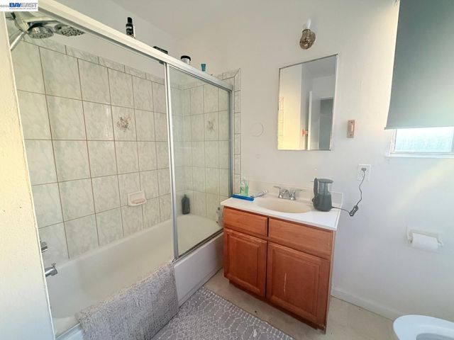 7401 -7411 Hillside St, Oakland, CA 94605