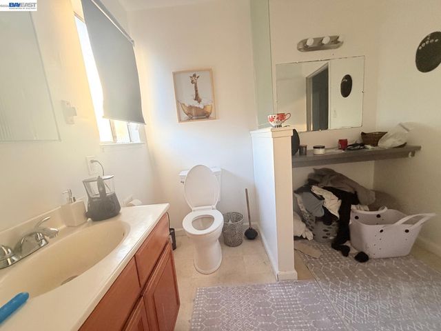 7401 -7411 Hillside St, Oakland, CA 94605