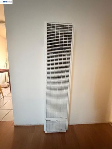 7401 -7411 Hillside St, Oakland, CA 94605