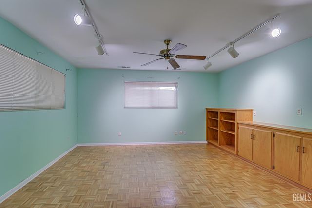 501 Carr Street, Bakersfield, CA 93309