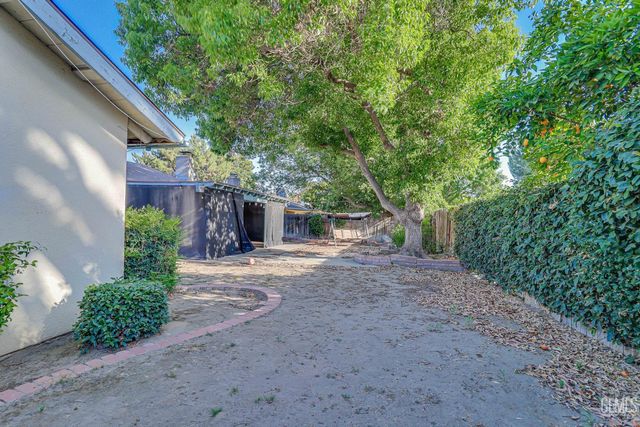 501 Carr Street, Bakersfield, CA 93309