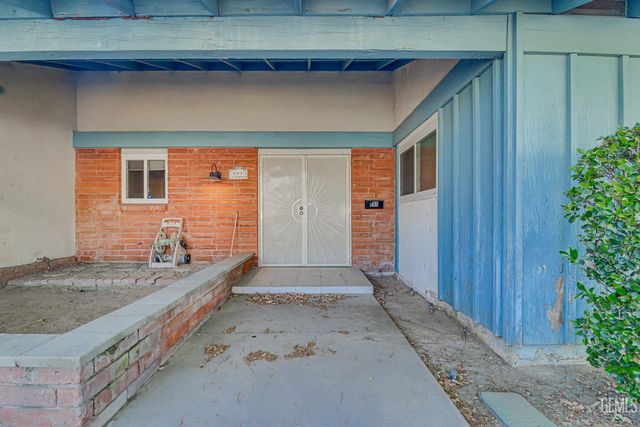 501 Carr Street, Bakersfield, CA 93309