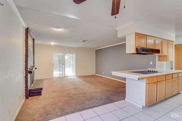501 Carr Street, Bakersfield, CA 93309