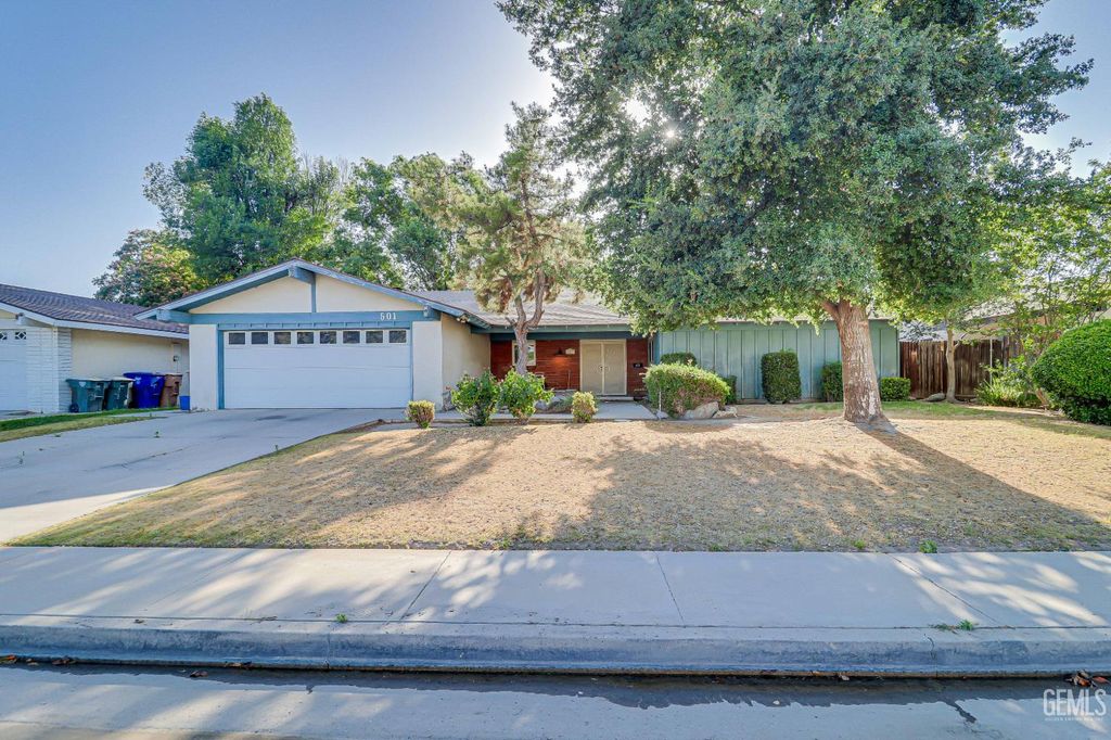 501 Carr Street, Bakersfield, CA 93309
