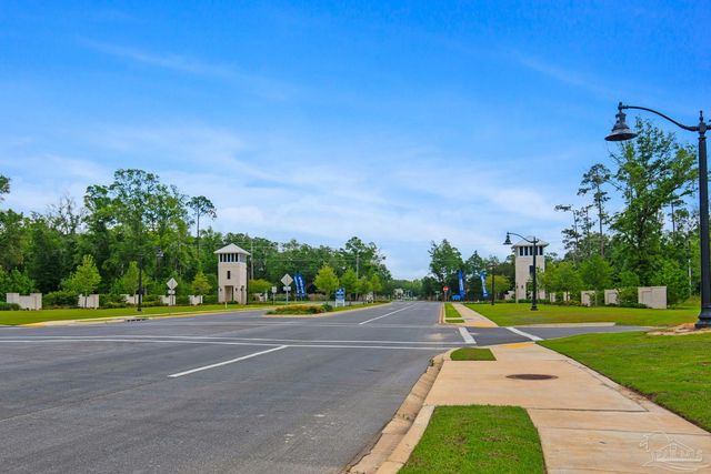 4761 Redhead Ct, Pace, FL 32571