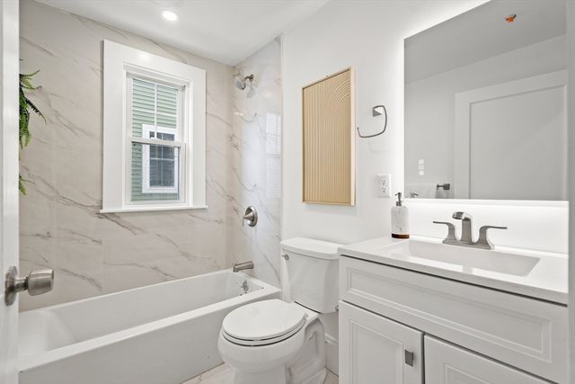 60 Derby St 5, Somerville, MA 02145