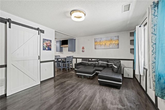 5308 N Michigan Avenue, Kansas City, MO 64118