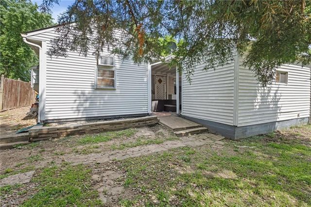 5308 N Michigan Avenue, Kansas City, MO 64118