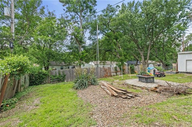 5308 N Michigan Avenue, Kansas City, MO 64118