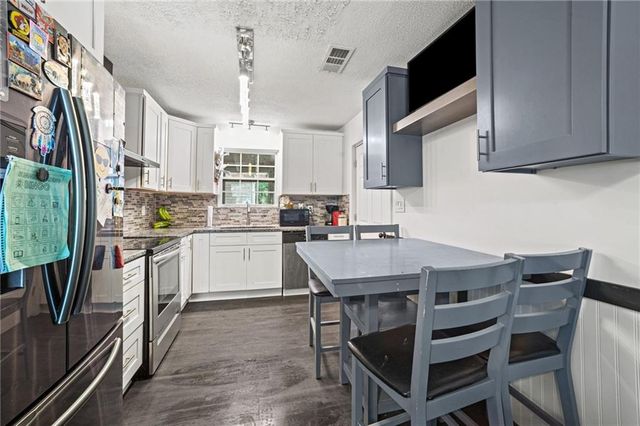 5308 N Michigan Avenue, Kansas City, MO 64118