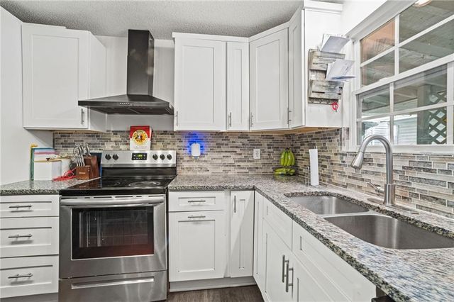 5308 N Michigan Avenue, Kansas City, MO 64118