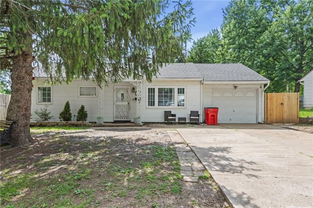 5308 N Michigan Avenue, Kansas City, MO 64118