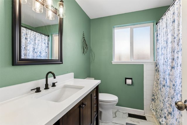 8635 S G Street, Tacoma, WA 98444