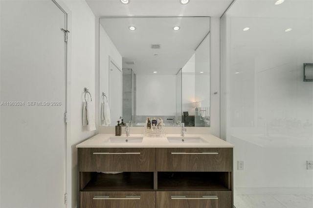 480 NE 31st St 4002, Miami, FL 33137