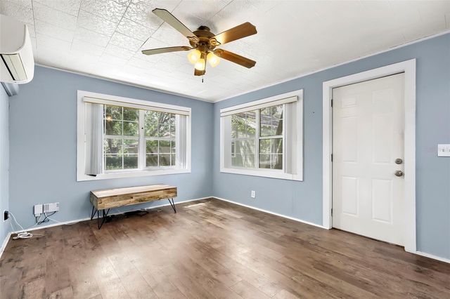 805 E LAMBRIGHT STREET, Tampa, FL 33604