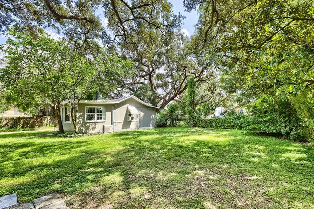 805 E LAMBRIGHT STREET, Tampa, FL 33604