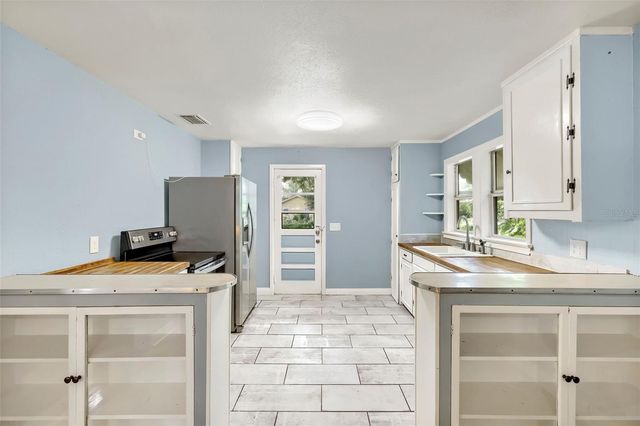 805 E LAMBRIGHT STREET, Tampa, FL 33604