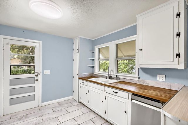 805 E LAMBRIGHT STREET, Tampa, FL 33604