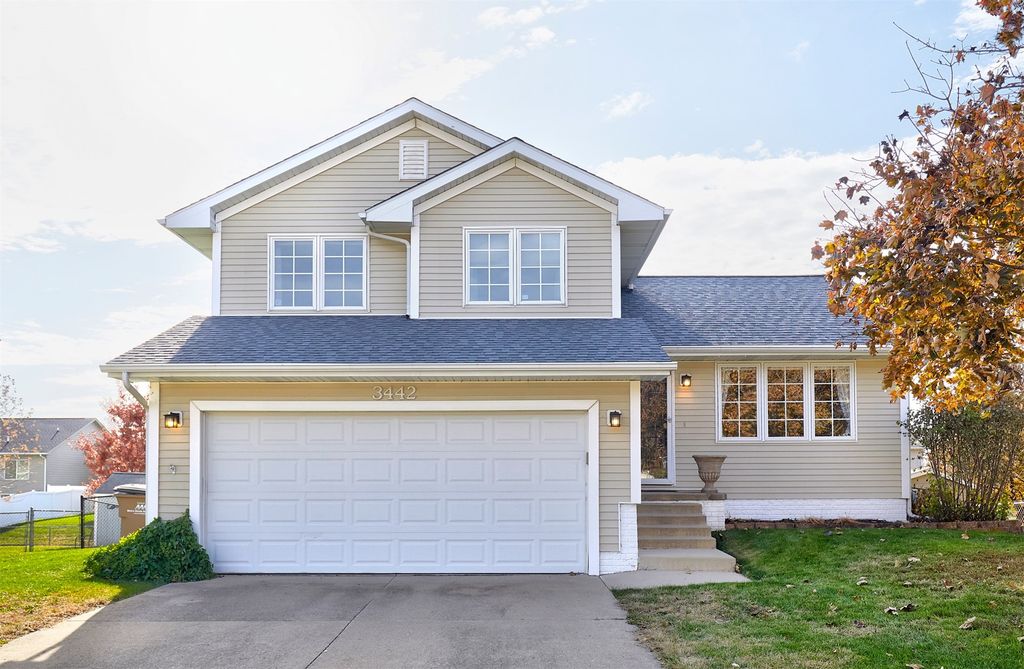 3442 Glenwood Drive, West Des Moines, IA 50265