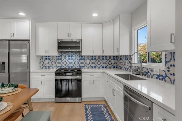 2489 Fashion Avenue, Long Beach, CA 90810