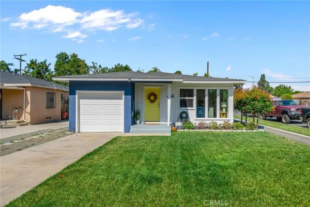 2489 Fashion Avenue, Long Beach, CA 90810