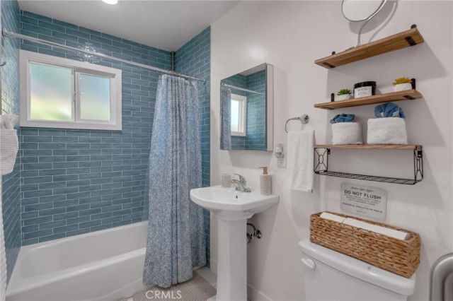 2489 Fashion Avenue, Long Beach, CA 90810