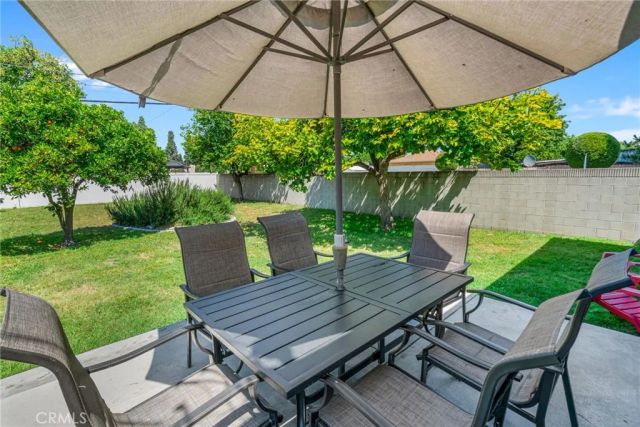 2489 Fashion Avenue, Long Beach, CA 90810