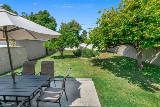 2489 Fashion Avenue, Long Beach, CA 90810