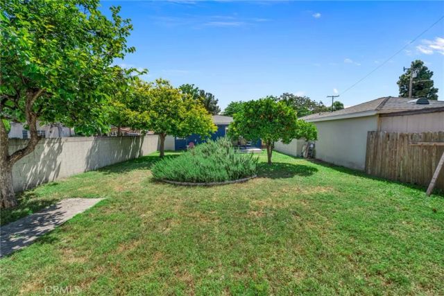 2489 Fashion Avenue, Long Beach, CA 90810