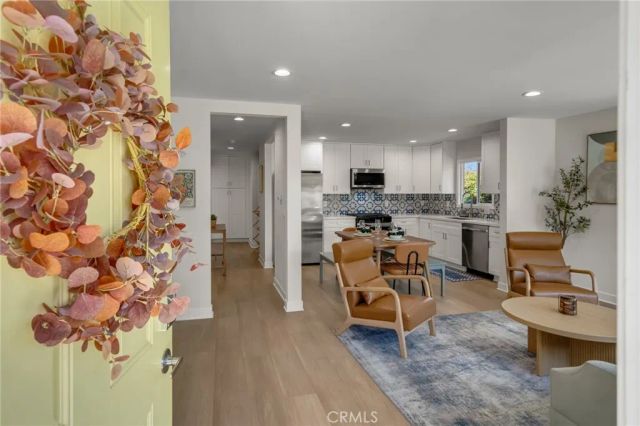 2489 Fashion Avenue, Long Beach, CA 90810
