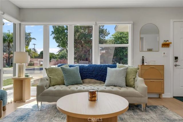 2489 Fashion Avenue, Long Beach, CA 90810