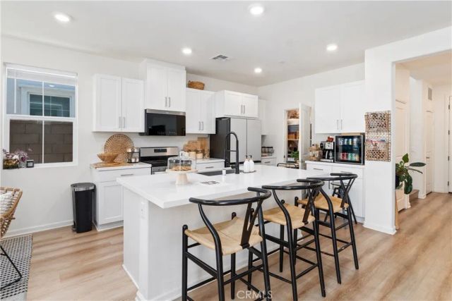 4044 Summer Way, Corona, CA 92883