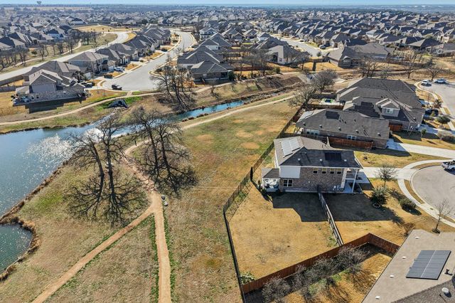 208 Locklin DR, Liberty Hill, TX 78642