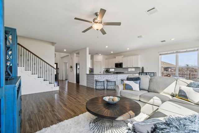 208 Locklin DR, Liberty Hill, TX 78642