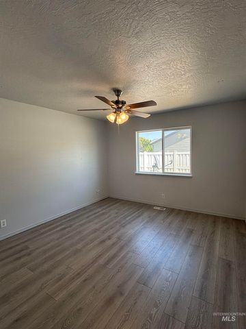1150 NW 22 Street, Fruitland, ID 83619