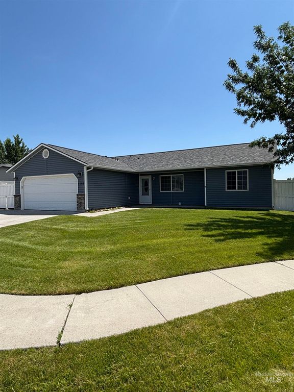 1150 NW 22 Street, Fruitland, ID 83619